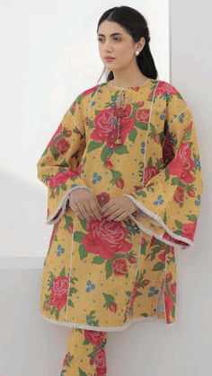 New Summer Dress Design Pakistani, Same Print Kurta And Pants Pakistani, Girls Kurta Design Style, Trendy Kurtas For Women, Printed Kurta Designs Women, Sleeves Design For Kurti, Dress Design Pakistani, Design For Kurti