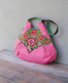 Vintage Embroidery and Leather Bag - Large Pink Boho Purse Bamboo Crochet, Vintage Embroidery Patterns, Embroidery Patterns Ideas, Boho Purse, Lazy Daisy Stitch, Crochet Hook Set, Patterns Ideas, Embroidery Patterns Vintage, Boho Purses