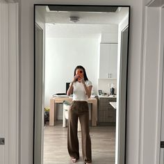 High Waisted Straight Leg Never Worn Great Condition High Waist Brown Pants, Brown Slacks Outfit, Brown Slacks Outfit Women, Light Brown Pants Outfit, Brown Trousers Outfit, Archer Pants, Slacks Outfit, Brown Pants Outfit, Brown Slacks