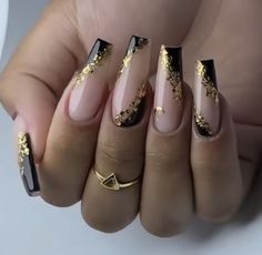 Black And Gold Nails Short Simple, Black And Gold Geometric Nails, Black Nude Gold Nails, Gold Flowers Nails, Gold And Black Nails Short, New Year Nails Black And Gold, Black And Gold Nails Coffin, Black Gold Acrylic Nails, Black And Gold Square Nails