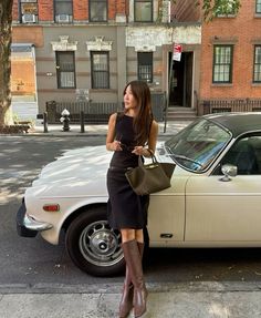 Fall Work Outfits, Brown Boots Outfit, Work Attire Women, Jacket Trend, Danielle Guizio, Outfits For Work, Italy Outfits, Corporate Outfits, Ootd Ideas