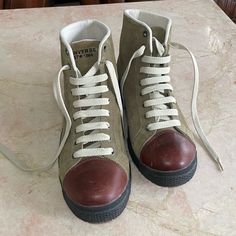 Rare Vintage Taupe Brown Suede Leather High Top Lace Up Converse Sneakers Boot Size: M 11.5 W 13 #Vintage #Converse #Chuck #Skate #Allstar Vintage Leather Sneakers With Rubber Heel Cap, Vintage Brown Suede Sneakers, Vintage Beige Leather Sneakers, Beige Vintage Leather Sneakers, Vintage Suede Sneakers With Round Toe, Converse Beige Leather Sneakers, Beige Leather Converse Sneakers, Lace Up Converse, Vintage Converse