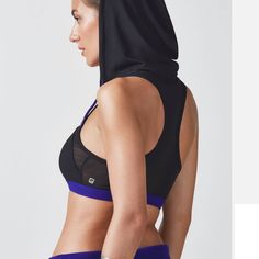 New, (Original Tag Fell Off) Never Used Fabletics Workout Sport Bra / Top Hood Attached Black Moisture-wicking Hoodie For Training, Black Sportswear Hoodie For Training, Black Moisture-wicking Hoodie For Workout, Black Moisture-wicking Workout Hoodie, Black Hooded Athleisure Activewear, Black Hooded Training Hoodie, Black Sportswear Hoodie For Gym, Black Sweat Resistant Hoodie For Training, Sweat-resistant Black Hoodie For Training