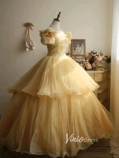 Yellow Quince Dress, Layered Tulle Prom Dress, Yellow Quince, Yellow Ball Gown, Tulle Prom Dress Long, Ball Gowns Fantasy, Ball Gowns Vintage, Yellow Flower Dress, Pleated Organza