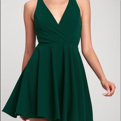 Size M Never Worn Simple Homecoming Dresses, Green Homecoming Dresses, Ponte Knit Dress, Black Homecoming Dress, Dark Green Dress, Stretch Knit Dress, Different Dresses, Grad Dresses, Hoco Dresses