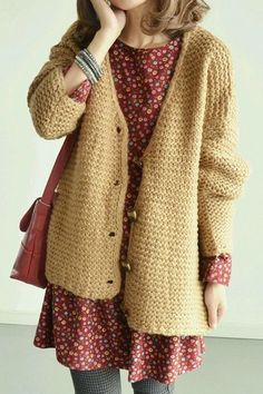 Stile Hippie Chic, Cardigan Aesthetic, Dress And Cardigan, Chique Outfits, Looks Chic, Dope Outfits, 가을 패션