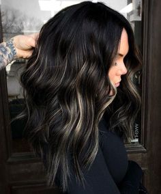 40+ Gorgeous Balayage on Black Hair Ideas Trending in 2022 15 Black Hair Color With Highlights, Hair Color With Highlights, Color With Highlights, Dark Black Hair, Fresh Hairstyles, Rambut Brunette, Effortless Waves