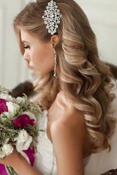 33 Wedding Hairstyles With Hair Down ❤ wedding hairstyles down curly long blonde with side silver pin elstile #weddingforward #wedding #bride #weddinghairstyles #weddinghairstylesdown Silver Wedding Hair Accessories, Gold Bridal Hair Comb, Wedding Hair Side, Romantic Curls, Hair Down