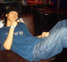 Pictures From The 2000s, Skater Boys Style 90s, 90s Fits Men, Aesthetic Poses Photo Ideas Men, 2000s Guys, 90s Skater Outfits, Male Manipulator Outfits, Skater Boy Outfits 90s