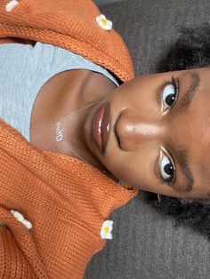 Inner Eye Makeup Look, Almond Eyes Black Women, Coquette Makeup Dark Skin, Doe Eyes Black Women, Doe Eye Makeup Black Women, Natural Makeup For Brown Skin, Soft Makeup Looks, Brown Skin Makeup, Ethereal Makeup