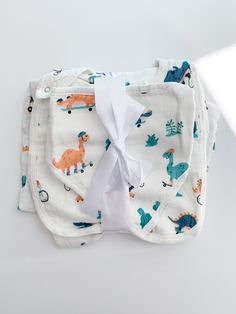 The perfect gift set for all newborns. Our 4 piece set made from 100% cotton muslin includes a burping cloth, 2 style snap bibs and a swaddle blanket which can be used as a burp cloth, nursing cover and more ways than you can imagine. 100% cotton muslin is super lightweight, breathable, perfect for summer and adds layering in the winter. Best of all, they get softer with every wash! Features 100% soft cotton muslin, absorbent fabric Durable, breathable, soft and machine washable 4 piece set (bur Baby Keepsakes, Neutrogena Makeup