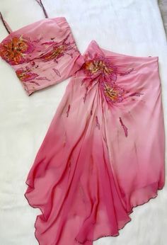 #pink #set #skirt #top Pink Clothing, Pieces Of Clothing, Looks Party, Fashion Business, Really Cute Outfits, 2000s Fashion, Mode Vintage