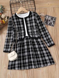 Winter Dresses For Kids, Cotton Frocks For Kids, Short Semi Formal Dresses, Money Clothes, Girls Winter Dresses, Stylish Kids Outfits, Mother Daughter Dress