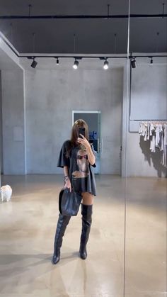 Thigh High Black Boots, Look Kylie Jenner, High Black Boots, Boots Look, My Playlist, Aesthetic Fits, Looks Street Style, Looks Black, Streetwear Fashion Women