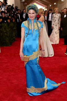 Julie Macklowe Gold Gown, Chanel Haute Couture, Iconic Dresses, On The Red Carpet