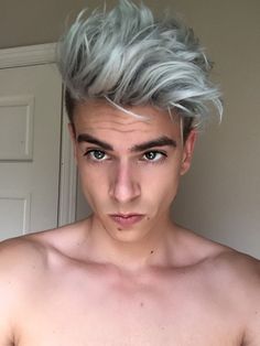 Grey Hair boy in 2019 Silver hair men, Men hair color, Hair color Ash Gray Hair Color For Men, Silver Hair Men, Grey Blonde Hair, Dunner Wordend Haar, Grey Hair Men, Mens Hair Colour, Men Hair Color, Temporary Hair Color, Super Hair