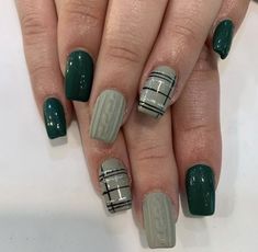 Sweater And Plaid Nails, Sweater Nails Green, Sage Green Christmas Nails, Green Sweater Nails, Green Plaid Nails, Late Winter Nails, Nail Dipping Powder Colors, Plaid Nail Designs, Nail Fall