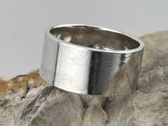 Condition excellent Solid silver 925 Tiny finger Silver Minimalist Wide Band, Minimalist Silver Wide Band, Silver Wide Band With Polished Finish, Silver Concave Wide Band Ring For Anniversary, Silver Minimalist Wide Band Ring, Minimalist Silver Thick Band Ring, Minimalist Thick Band Silver Wide Ring, Hallmarked Sterling Silver Wide Band Ring, Silver Wide Band Signet Ring Hallmarked