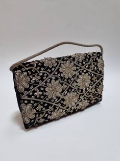 "A beautiful 1950's Zardozi velvet evening bag. Excellent vintage condition. Clean and ready to use. 8\" x 5\" x 2\". Strap: 10.5\". Take a look at our other Zardozi bags for sale :) -------------------- 🌟P&P: 👉Will arrive gift wrapped, in a padded envelope. 👉UK shipping: Free 2nd Class Signed For 👉International Shipping: Tracked & Signed For -------------------- 💎 FOLLOW US:  👉 www.instagram.com/janedreamsofvintage 👉 www.facebook.com/JaneDreamsOfVintage" Bags For Sale, Embroidered Velvet, 50s Vintage, Schwarz Gold, Evening Clutch, Gold Floral, Clutch Handbag, Evening Bags, Bag Sale