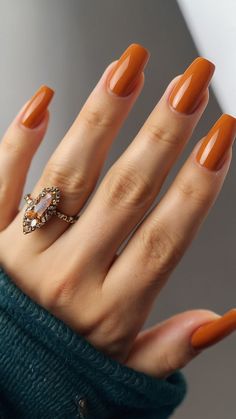 🍂 Nail Your Halloween Look! 🍂 Check out the top 20 nail designs for October 2024, featuring bold colors and spooky Halloween vibes. From deep purples and blood reds to glittery bats and pumpkin patterns, these designs will make your nails stand out this season. Perfect for Halloween parties, trick-or-treating, or just embracing the autumn spirit, these nail ideas are sure to impress. Save this pin for your next nail appointment and let your nails be the highlight of your October style! 🌟💅 #OctoberNails #HalloweenNailArt #BoldColors #FallNailTrends #NailInspo #AutumnBeauty Transition Nails Summer To Fall, Orange Fall Nails Acrylic, Auburn Nails, Nail Ideas For Autumn, Nail Makeover, California Nails, Best Summer Nail Color