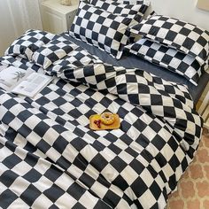 Aesthetic Soft Checkerboard Bedding Set Indie Bed, Aesthetic Bed Sheets, Checkered Bedding, Plaid Aesthetic, Pinterest Wall Decor, Mandala Bedding, Bed Sheet Sizes, Full Bedding Sets, Twin Bed Sets