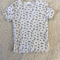 This Shirt Is Super Cute And Never Worn No Flaws Barely Cropped Smoke Free Home This Shirt Is Perfect For Springtime And Summer To Style With Leggings Or Jeans! Style With Leggings, Hollister Tops, Floral Baby, Baby Tee, Infant Tees, Hollister, Blue White, Super Cute, Blue And White