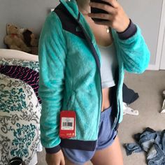 Never Worn Casual Blue The North Face Outerwear, The North Face Jackets Women Blue, The North Face Purple Long Sleeve Outerwear, The North Face Jackets, North Face Jackets, Snow Jacket, North Face Jacket, Blue Purple, North Face