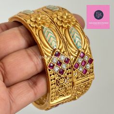 Meenakari Bangle For Marriage, Traditional Meenakari Bangle For Marriage, Bangles For Wedding, Pakistani Bangles, Gold Bangles Indian, Love Couple Wallpaper, Indian Bangles, Gold Bangles For Women, Temple Jewelry