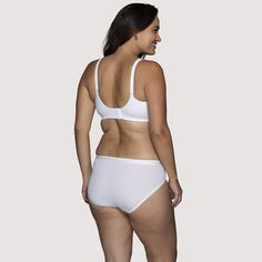 The  Beyond Comfort® Simple Sizing Wireless bra by Vanity Fair® provides the support you desire and comfort you deserve. It flexes to fit your individual shape and won't stretch out. The supportive, back adjustable cushioned straps stay in place and offer 2-way convertibility. Made with super soft fabrics and breathable cups for the ultimate in comfort.