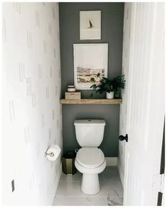 Hey there, fellow DIY + Decor enthusiasts! Today, I’m thrilled to dive into an exciting topic—powder room ideas for those limited spaces. You know, powder rooms may be small, but they pack a powerful punch when it comes to enhancing your home’s overall aesthetic.Whether you’re living in a compact apartment or a cozy house, I’ve got some clever design ideas that will help you create a small bathroom, half bath, or powder room that’s both stylish and functional, making the most of every… Bachelor Pad Decor, Wc Decoration, Half Bathroom Decor, Toilet Room Decor, Small Toilet Room, Powder Room Makeover, Powder Room Decor, Downstairs Toilet, The Golden Girls