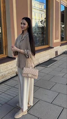 Lawyer Outfits Women, Female Lawyer Fashion, Female Lawyer, Lawyer Outfits, Professional Wardrobe Essentials, Lawyer Fashion, Lawyer Outfit, Muslim Outfits Casual, Stylish Suit