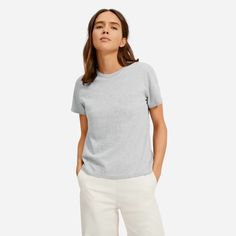 The Organic Cotton Box-Cut Tee Heathered Grey – Everlane Cut Tee Shirts, Cotton Box, Cut Tees, Womens Cashmere, Scoop Neck Tee, Yellow Shorts, Street Outfit, Tshirt Outfits, Big Deal