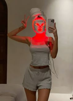 Mask Aesthetic, Lifting Facial, Vogue Beauty, روتين العناية بالبشرة, Red Light Therapy, Healthy Lifestyle Inspiration, Future Lifestyle, Foto Ideas Instagram, Dream Lifestyle