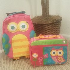 Nwt Multi Colored Owl Stephen Joseph Rolling Backpack & Lunchbox. Backpack Has Adjustable Straps & Can Be Transformed Into A Carryall Backpack.Lunchbox, Has Mesh Compartment W/ Zipper & Exterior Pocket W/Zipper. Easy To Clean Vinyl Material With 3d Details Adjustable Straps With Top Handle Retractable Pull Handle The Perfect Height For Kids Approx. 13" X 8.5" X 4" Rolling Backpack, Pull Handle, Top Handle, Kids Accessories, Adjustable Straps, Lunch Box, Rolls, Bag Accessories, Backpacks