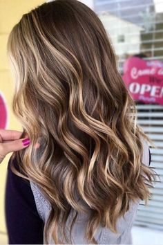 Beachy Highlights, Sunkissed Hair Brunette, Brown Balayage, Highlights Brown Hair, Brown Blonde Hair, Ombre Hair Color, Brown Hair With Highlights