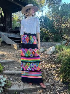 "Vintage hand knit crochet maxi skirt with a drawstring waist. This skirt is so vibrant and cozy! Perfect for Fall! Waist: 27-32\" Hip: open Length: 46\" Condition: excellent" Maxi Rock, Crochet Maxi Skirt, Eccentric Style, Vintage Maxi Skirt, Bohemian Skirt, Maxi Skirt Boho, Crochet Maxi, Skirt Vintage, Knit Skirt