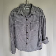 Oversized Flannel Shirt, Size Xs With Pockets Boyfriend Fit Pit To Pit Is 18 In Grayish/Ivory Houndstooth Print 100% Cotton Cheap Oversized Button-up Flannel Shirt, Oversized Flannel Shirt, Oversized Flannel, Hollister Tops, Boyfriend Fit, Flannel Shirt, Gray White, Hollister, Button Down Shirts