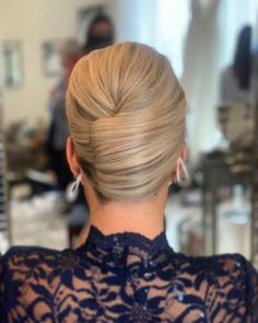 Classic French Twist, Mother Of The Bride Hairstyles, Future Hairstyles, French Twist Updo, Bride Updo, French Pleat, Mother Of The Bride Hair, French Twist Hair, Hair Buns