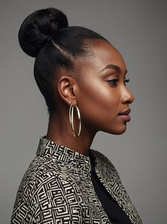 41 Sleek Bun Hairstyles for Black Women: A Style Guide Updo Cabello Natural, Hair Bun Design, Afro Hair Bun, Afro Bun