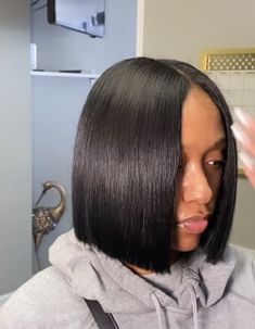 Nyc Hairstyles, Classy Mini Dresses, Bob Hair, Bob Haircut, Natural Hairstyles, Girl Hair, Short Cuts, Fashion Books