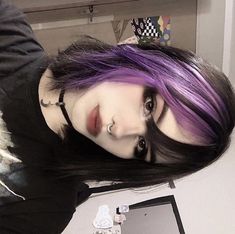 Small Dyed Hair, Purple Hair Color Ideas For Short Hair, Hair Dye Ideas Purple, Colored Hair Streaks, Coloured Bangs, Medium Choppy Layers, Short Dyed Hair, Goth Hair