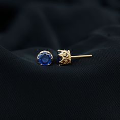 Détails du produit
Montrez votre gratitude envers votre mère en offrant ces boucles d'oreilles solitaires. Ces boucles d'oreilles sont ornées de saphir bleu créé, maintenu en serti couronne pour un attrait charmant. Ils sont fabriqués en or massif et dotés d'une fermeture à vis pour un ajustement sécurisé.

Informations sur le produit

SKU
SHP-Boucles d'oreilles062194570


Longueur
6,7 mm


Largeur
6,7 mm


Poids
1,56 g (environ)



INFORMATIONS SUR LE SAPHIR BLEU CRÉÉ PAR LE LAB

Nombre de pier Sapphire Solitaire, Solitaire Studs, Signature Jewelry, Gold Crown, Timeless Jewelry, Free Jewelry, Blue Sapphire, Gratitude, Solid Gold