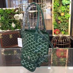 Charm - GOD Bags - 262 A+ Excellent Quality; Contact us if you've any questions in your mind. Goyard Bag, Ladies Handbags, Branded Packaging, Evening Clutch Bag, Tote Backpack, Grade 1, Luxury Items, Satchel Bags, Evening Bags