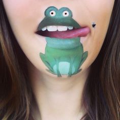 Un maquillaje de labios muy animado Mouth Painting, Facial Pictures, Lipstick Designs, Character Makeup, Lipstick Art, Lip Tattoos, Face Painting Designs, Crazy Makeup