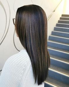 Classic Highlights, Black Hair With Blonde Highlights, Black Hair Cuts, Brunette Hair With Highlights, Jet Black Hair, Black Hair With Highlights, Dark Hair With Highlights, Dyed Hair Inspiration, Blowout Hair