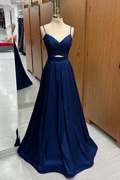 Dark Blue Prom Dress Simple, Prom Dresses V Neck, Satin Long Prom Dress, Navy Blue Formal Dress, Matric Dance, Prom Inspo, Royal Blue Prom Dresses, Blue Dress Formal, Corset Bodice