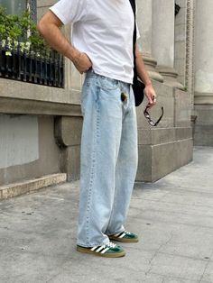 Y2k Thrifted Outfits Men, Mens Fashion Stocky Build, Green Sambas Outfits Men, Gazelle Men Outfit, Mens European Fashion, Look Adidas, Street Fashion Men Streetwear