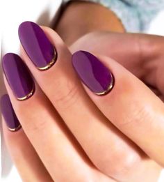 Bluenails Grape Color Nails Design, Dark Purple Oval Nails, Purple Nails Elegant, Short Dark Purple Acrylic Nails Design, Purple Bridesmaid Nails, Purple Gold Nails Designs, Magenta And Gold Nails, Dark Violet Nails Designs, Plum And Gold Nails