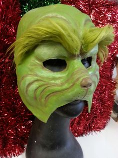 Grinch Face Mask, Make A Grinch, Grinch Makeup, Grinch Mask, Fairy Cosplay, Grinch Face, Special Fx Makeup, Character Makeup