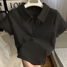 Polos Aesthetic, Short Women Fashion, Quick Outfits, Korean Fashion Women, Casual Style Outfits, Comfy Tees, Haiti, Cute Casual Outfits